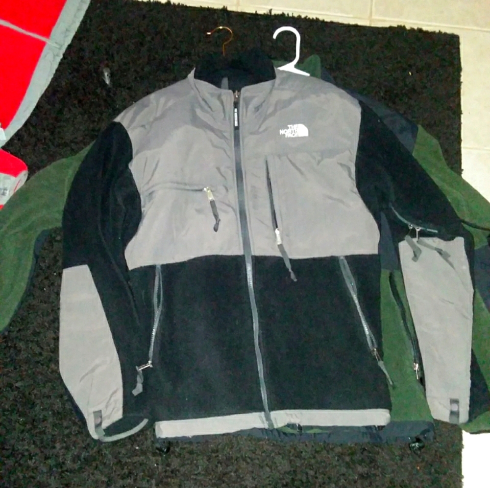Lot of 5 North Face jackets